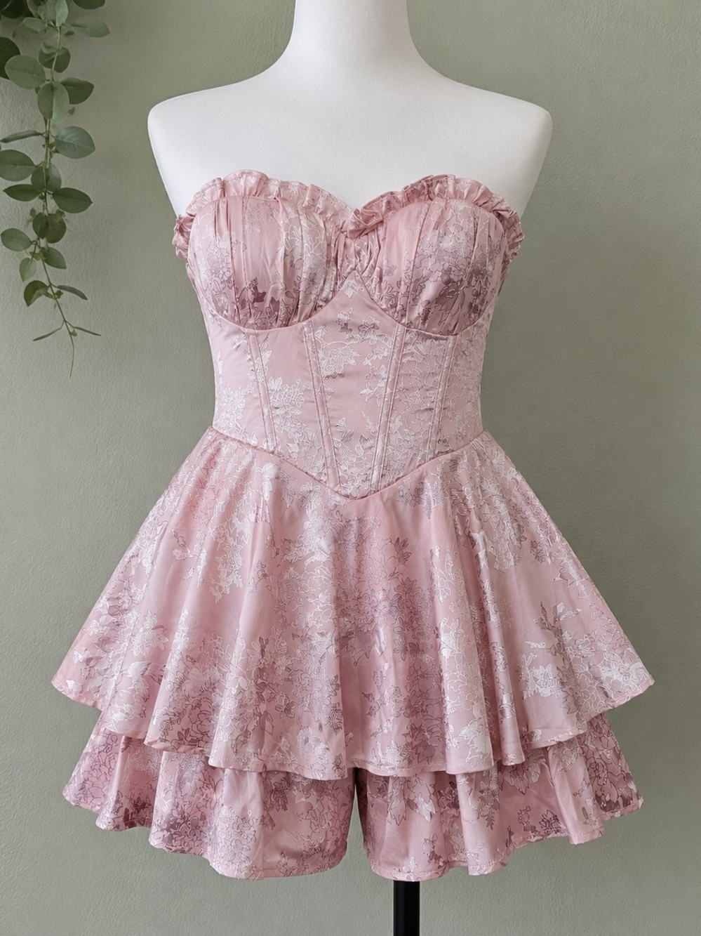 Selfie Leslie Pink Floral Jacquard Corset Romper – Size Small